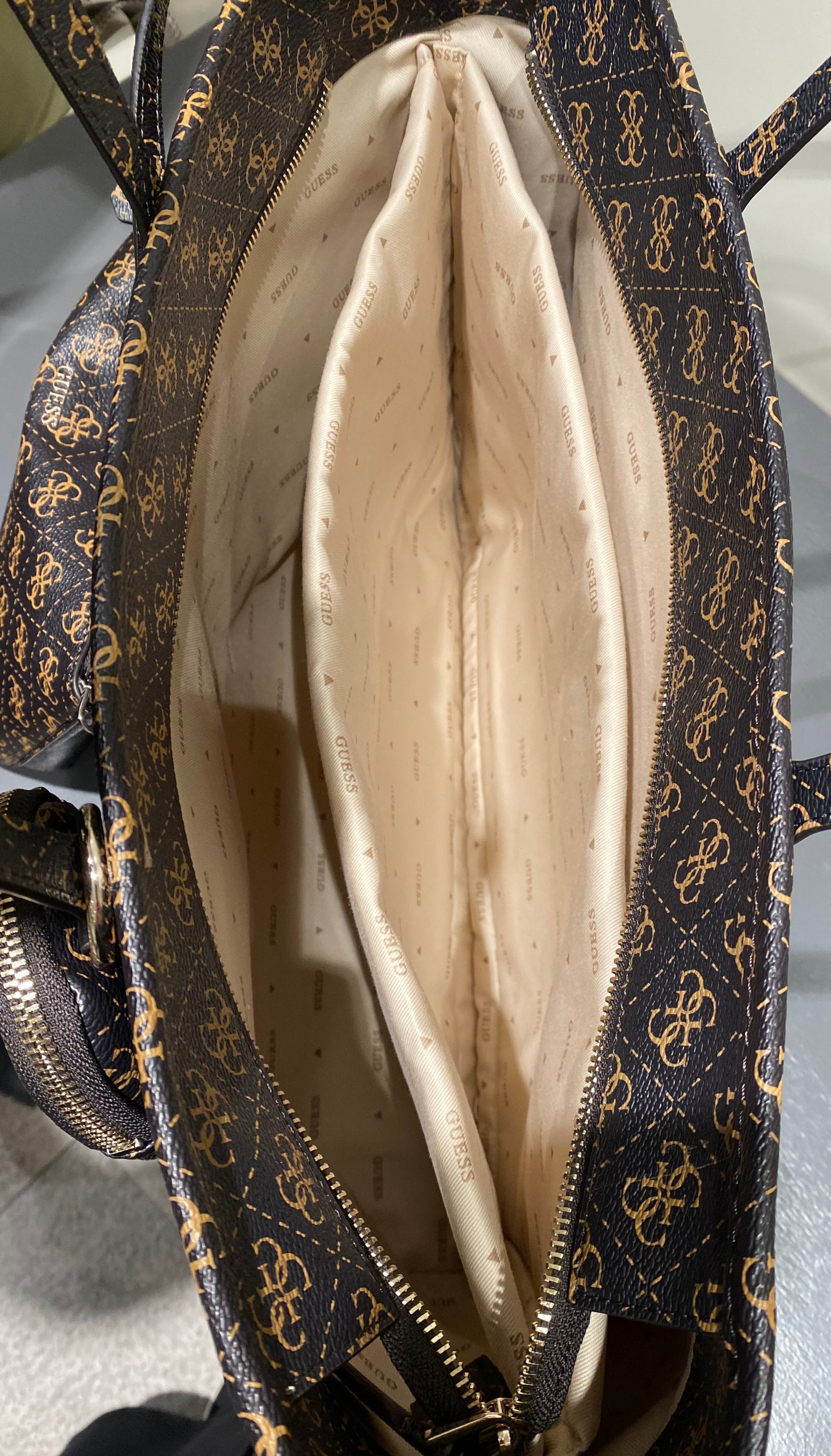 Borsa Shopping logata GUESS
