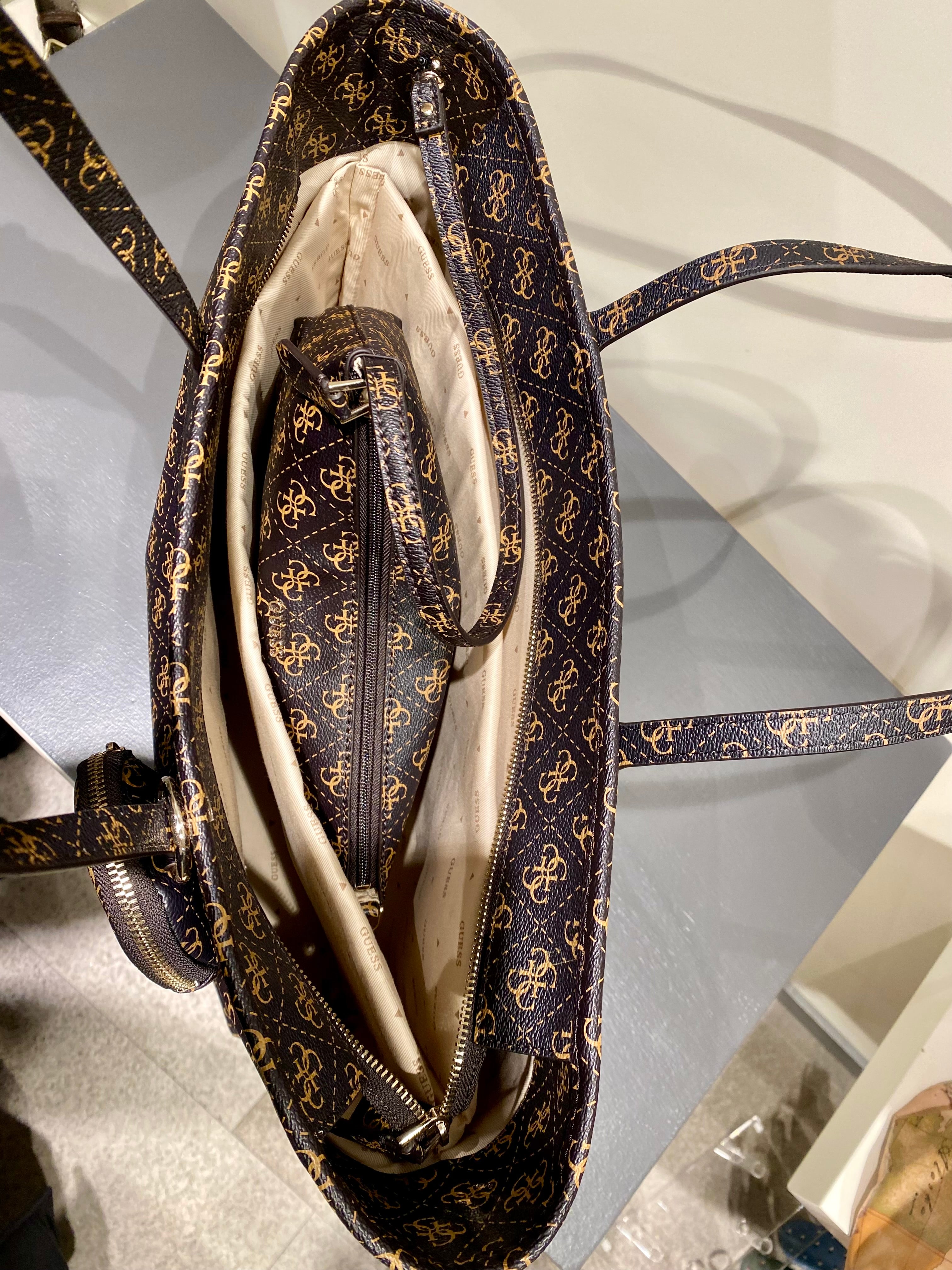 Borsa Shopping logata GUESS