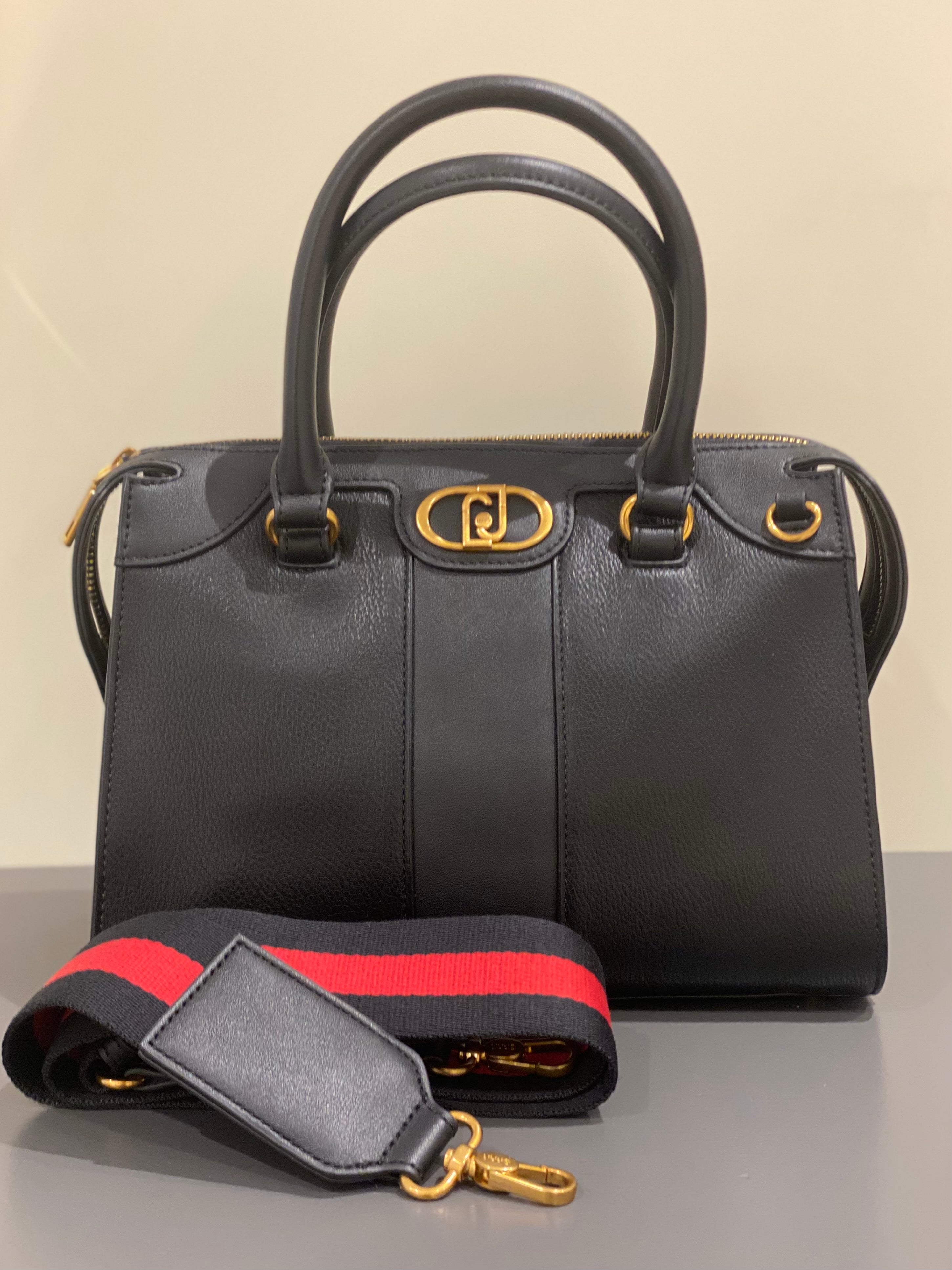 Borsa  a mano con tracolla