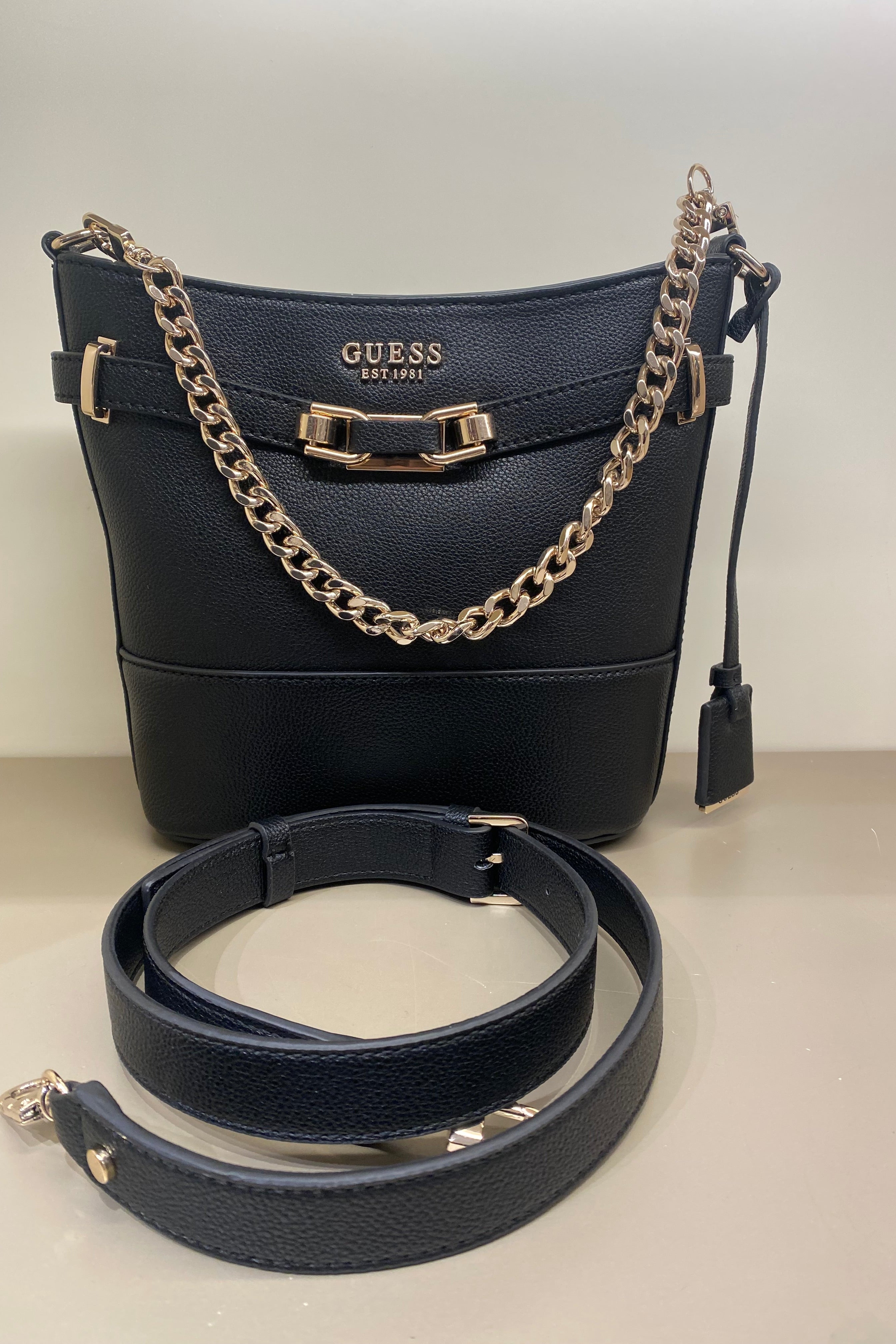 Borsa a secchiello GUESS