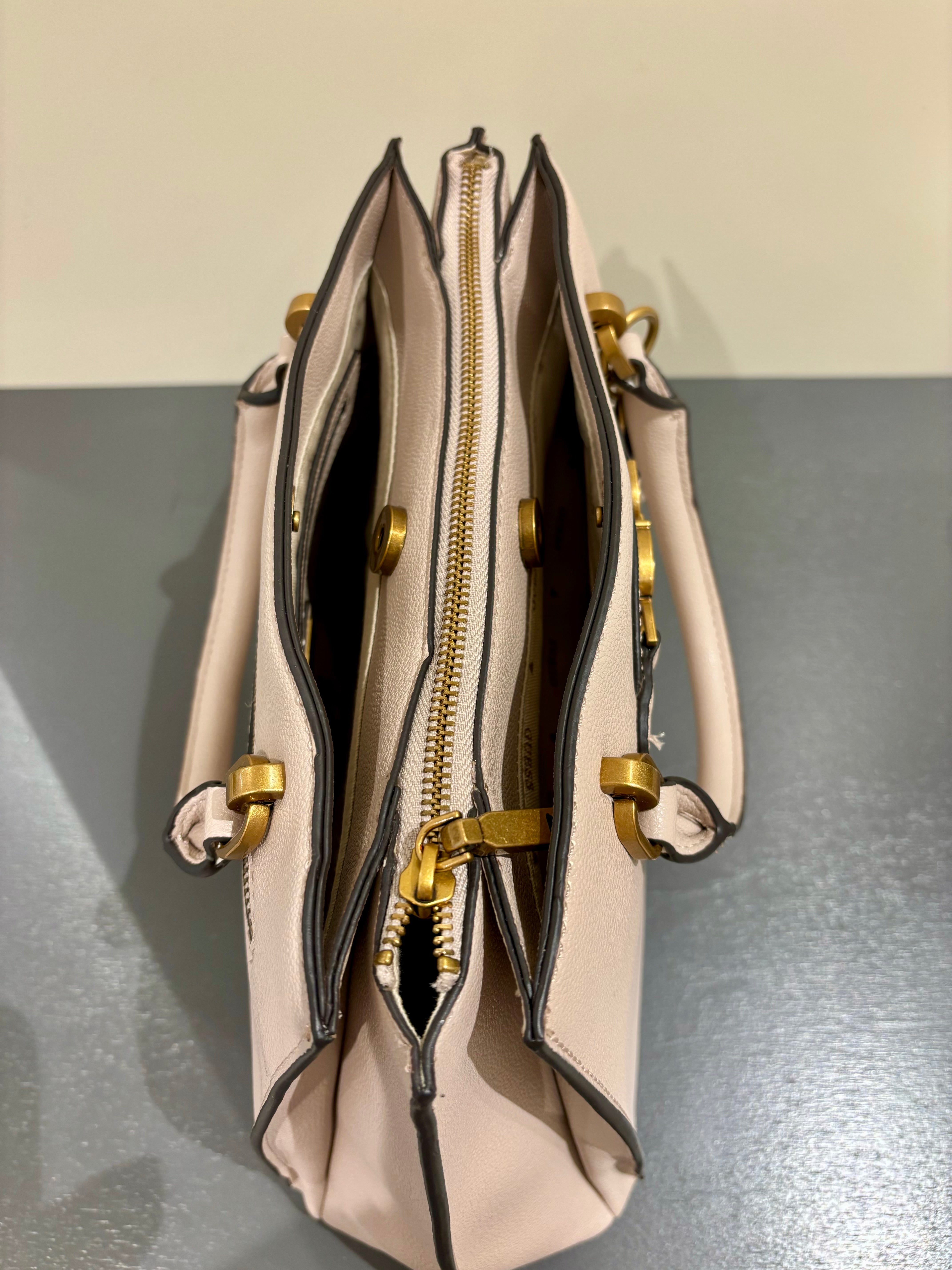 Borsa due manici GUESS