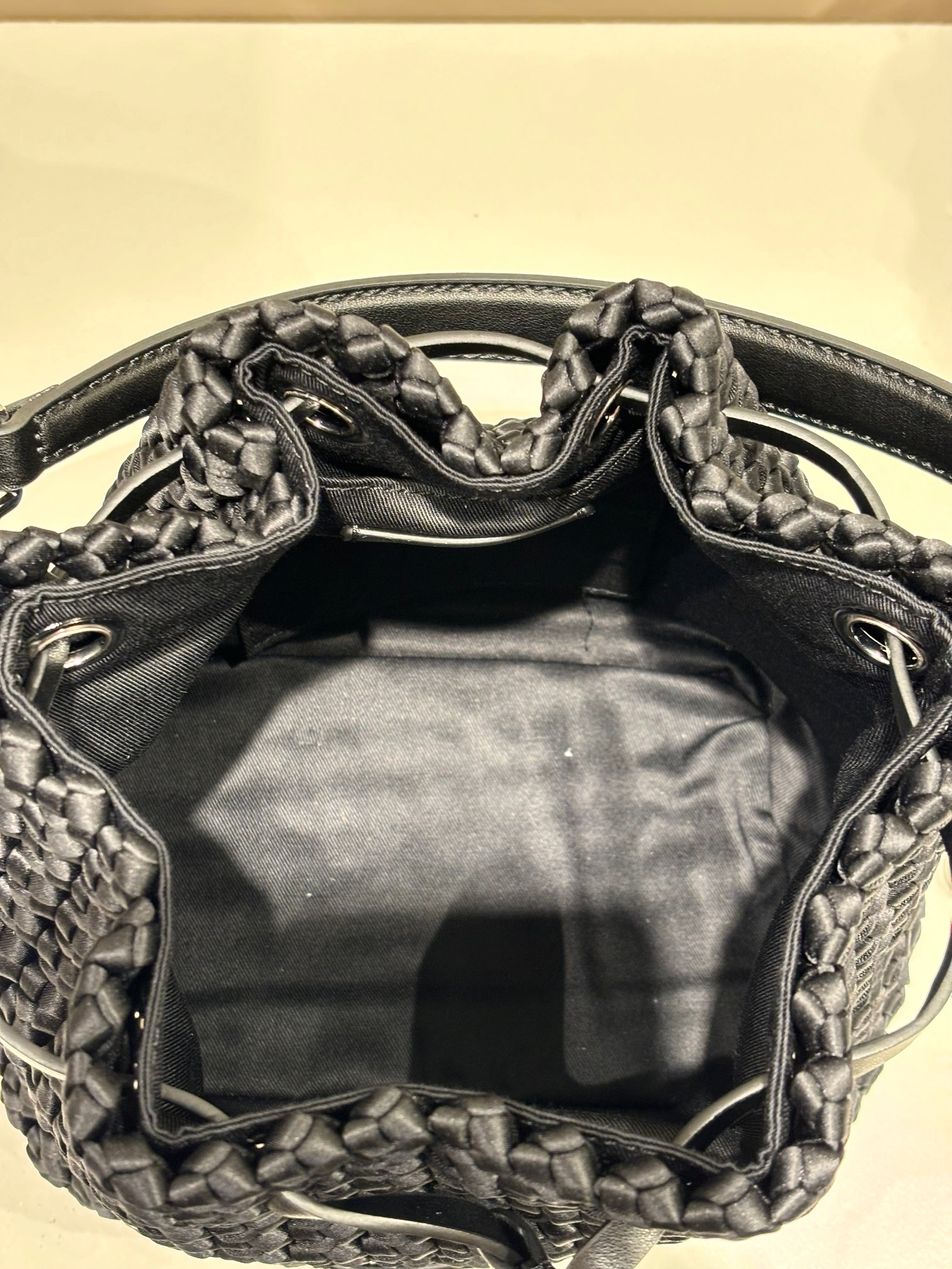 Borsa a secchiello intrecciata GIANNI CHIARINI
