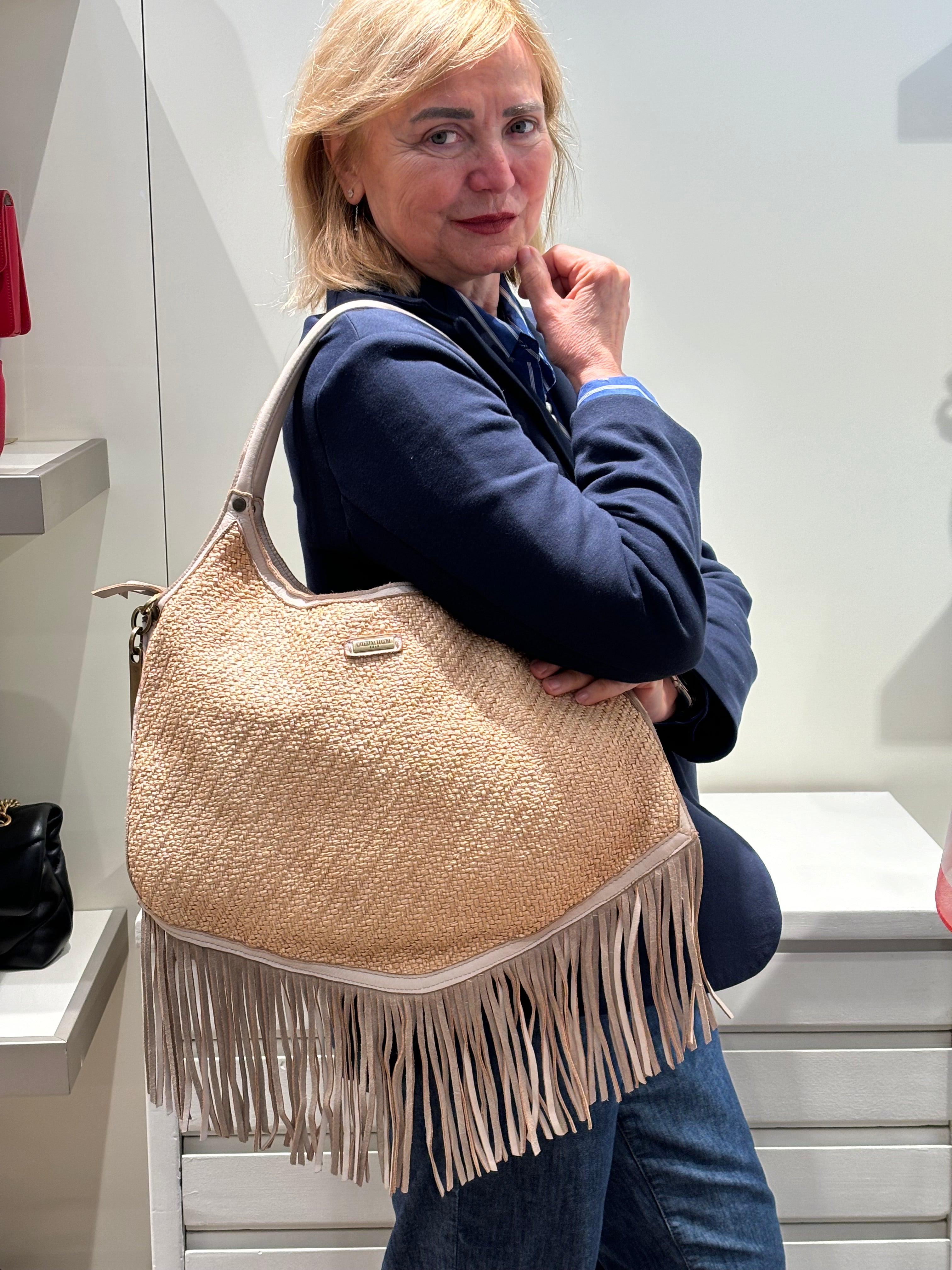 Borsa a spalla con frange in rafia CATERINA LUCCHI