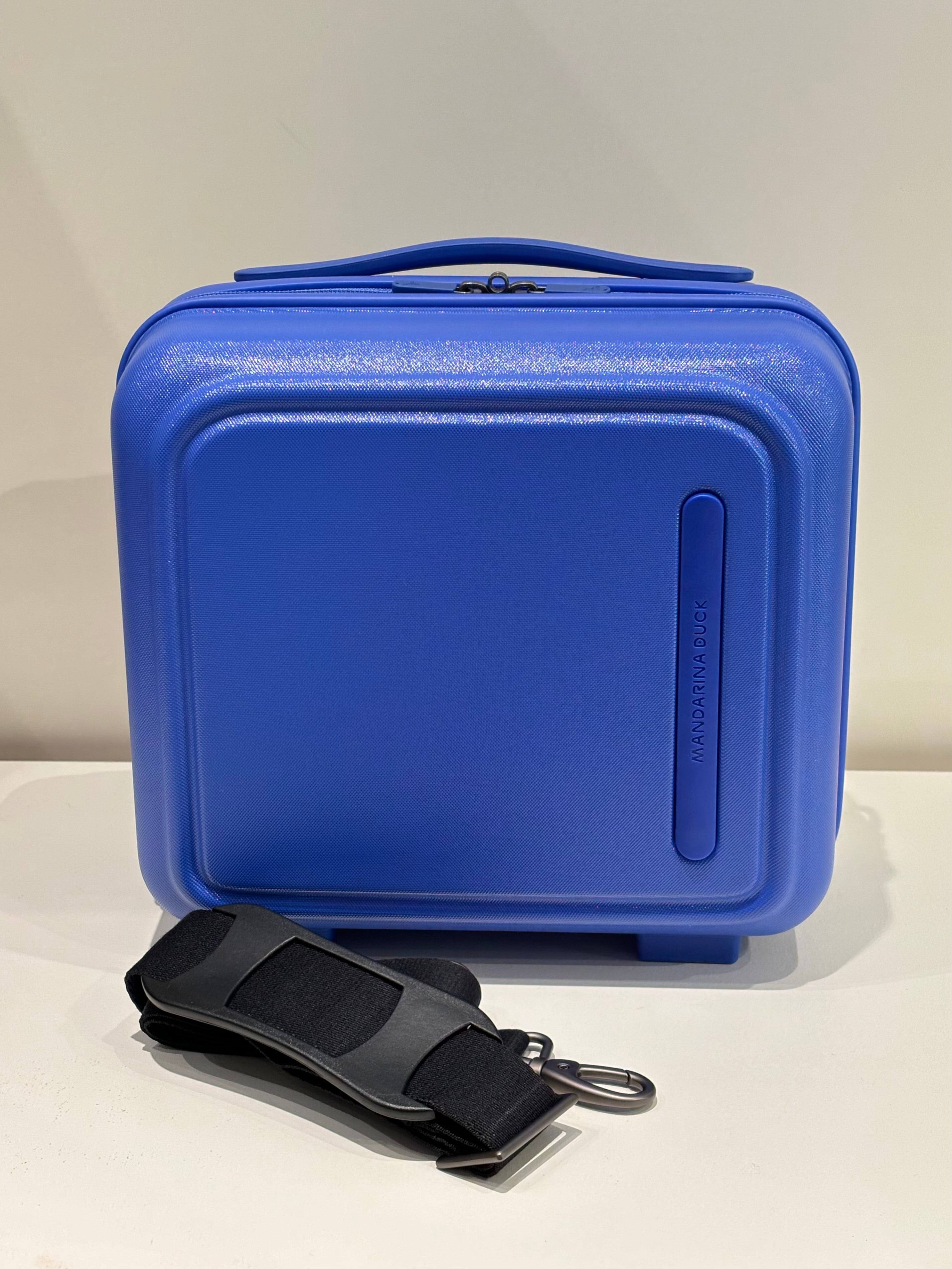 Beauty case rigido MANDARINA DUCK