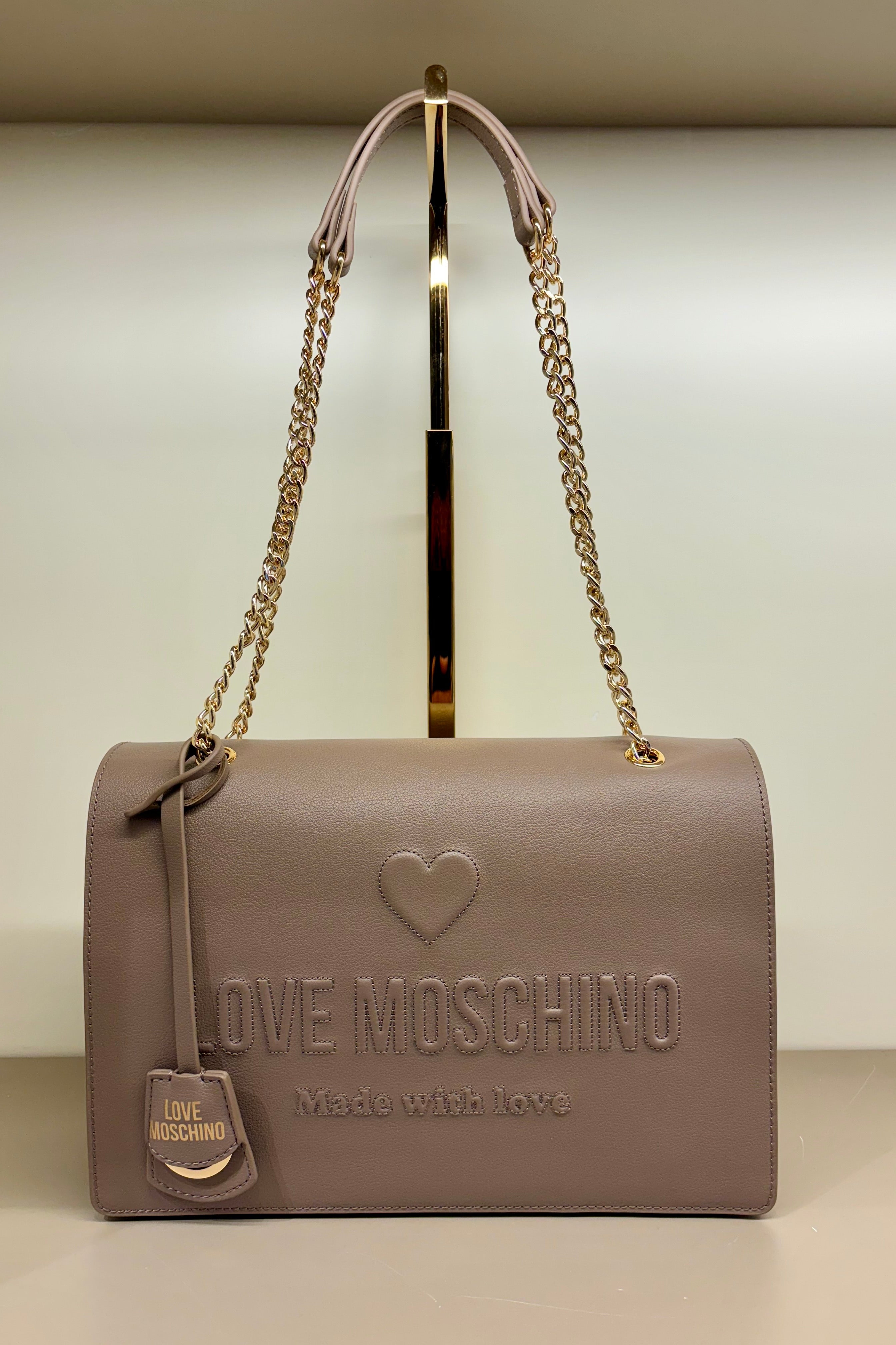 Borsa a spalla con patta in pelle LOVE MOSCHINO