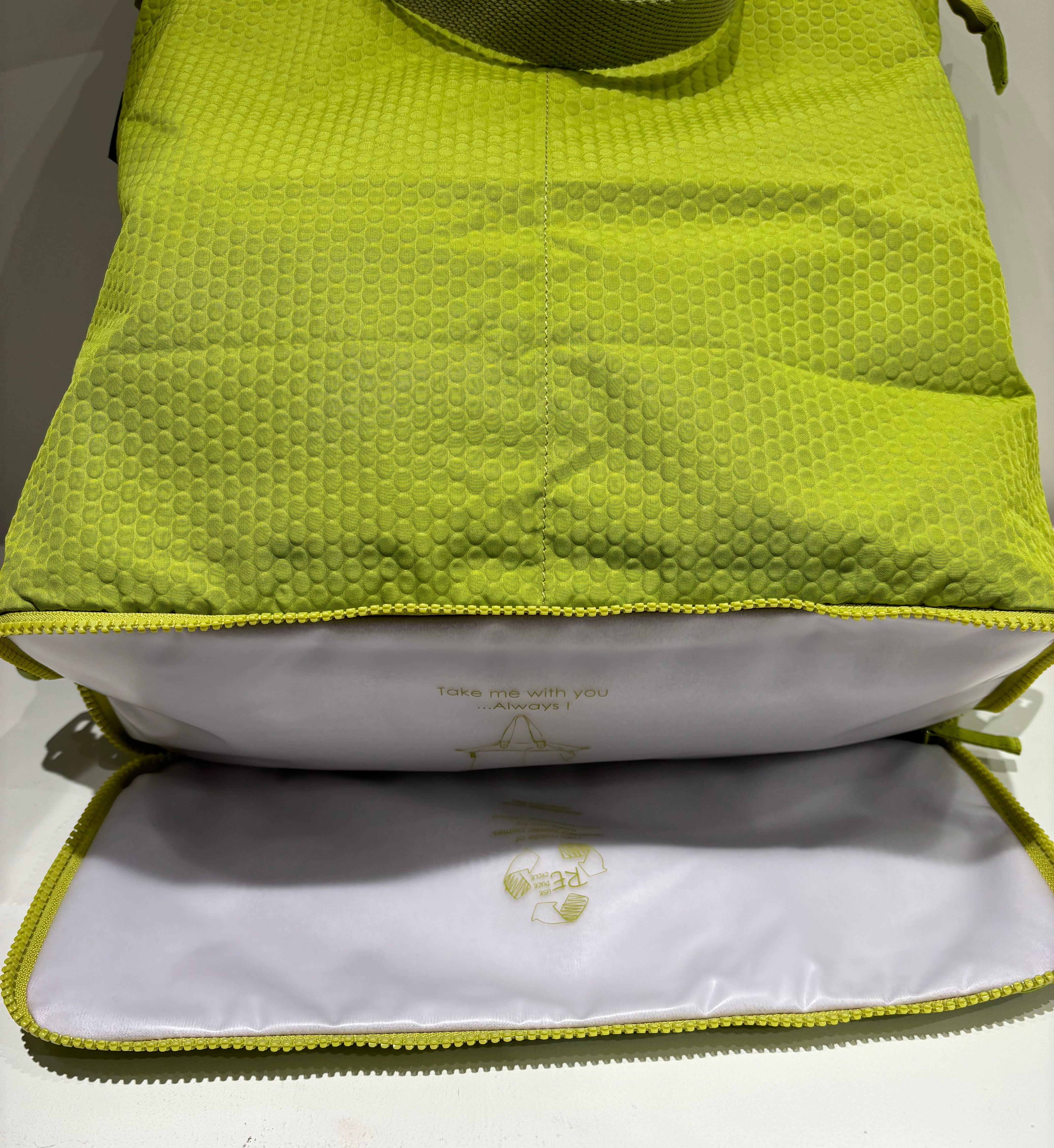 Mandarina Duck shopping