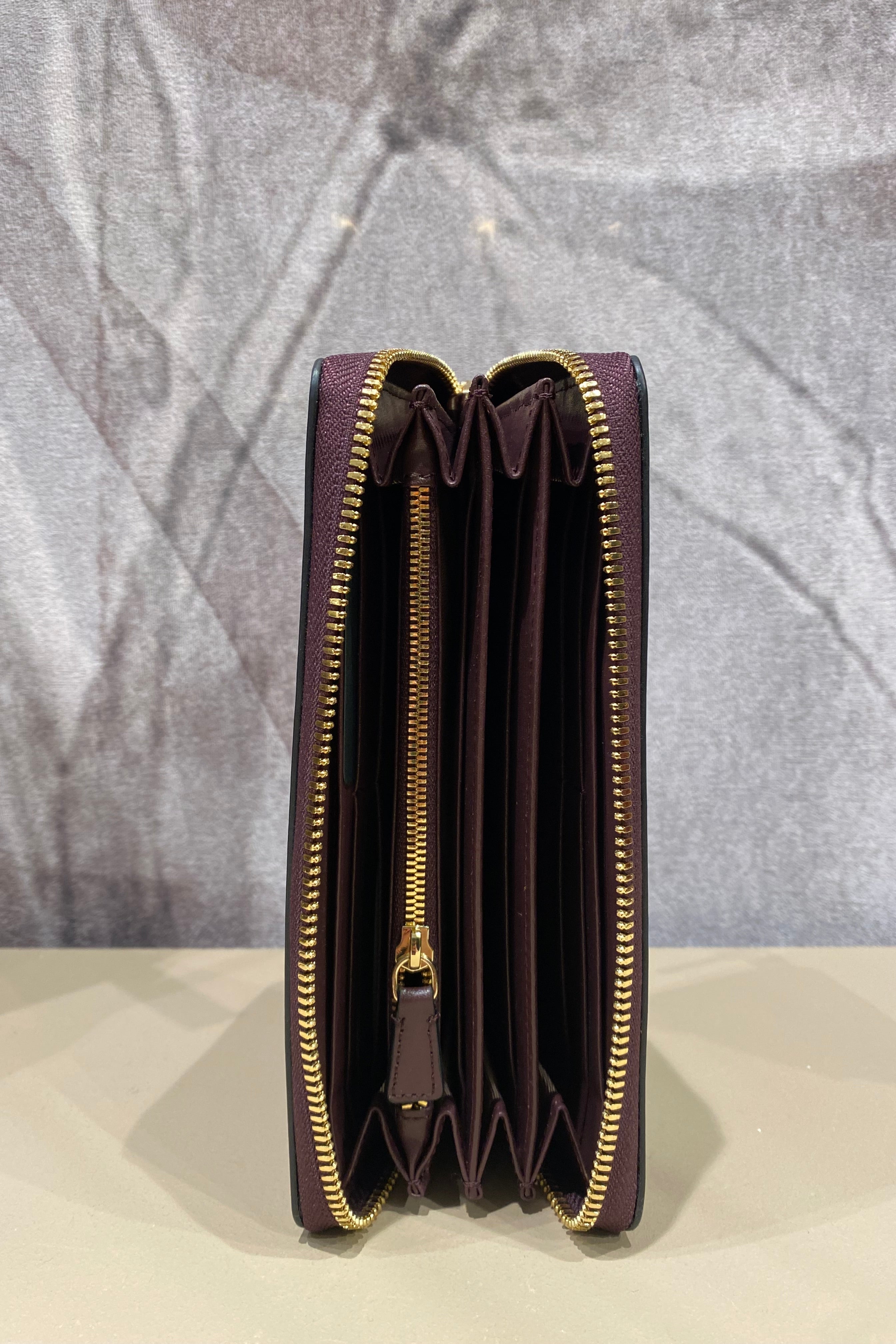 Portafoglio zip around in pelle liscia GIANNI CHIARINI