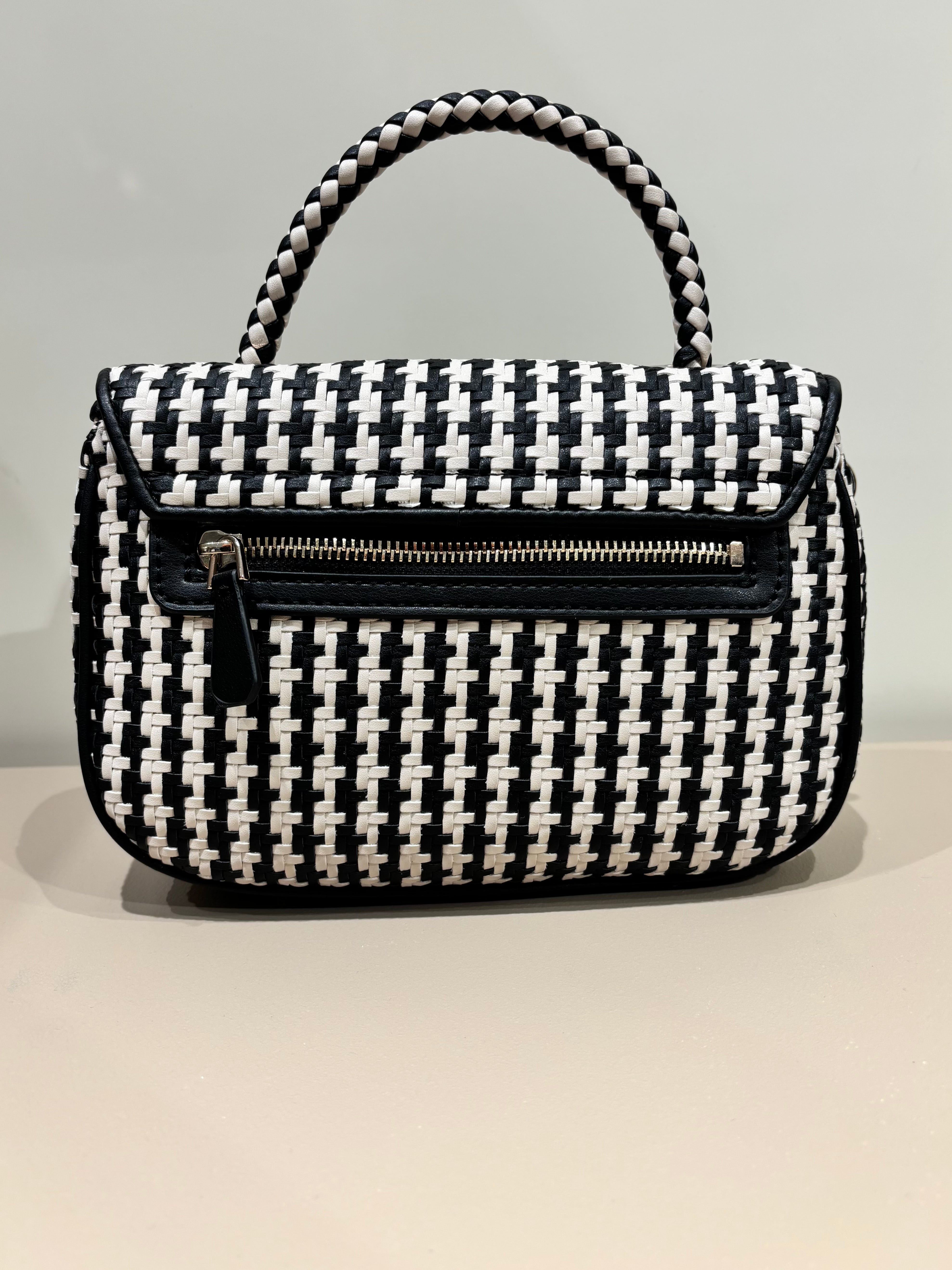 Borsa a mano intrecciata GUESS