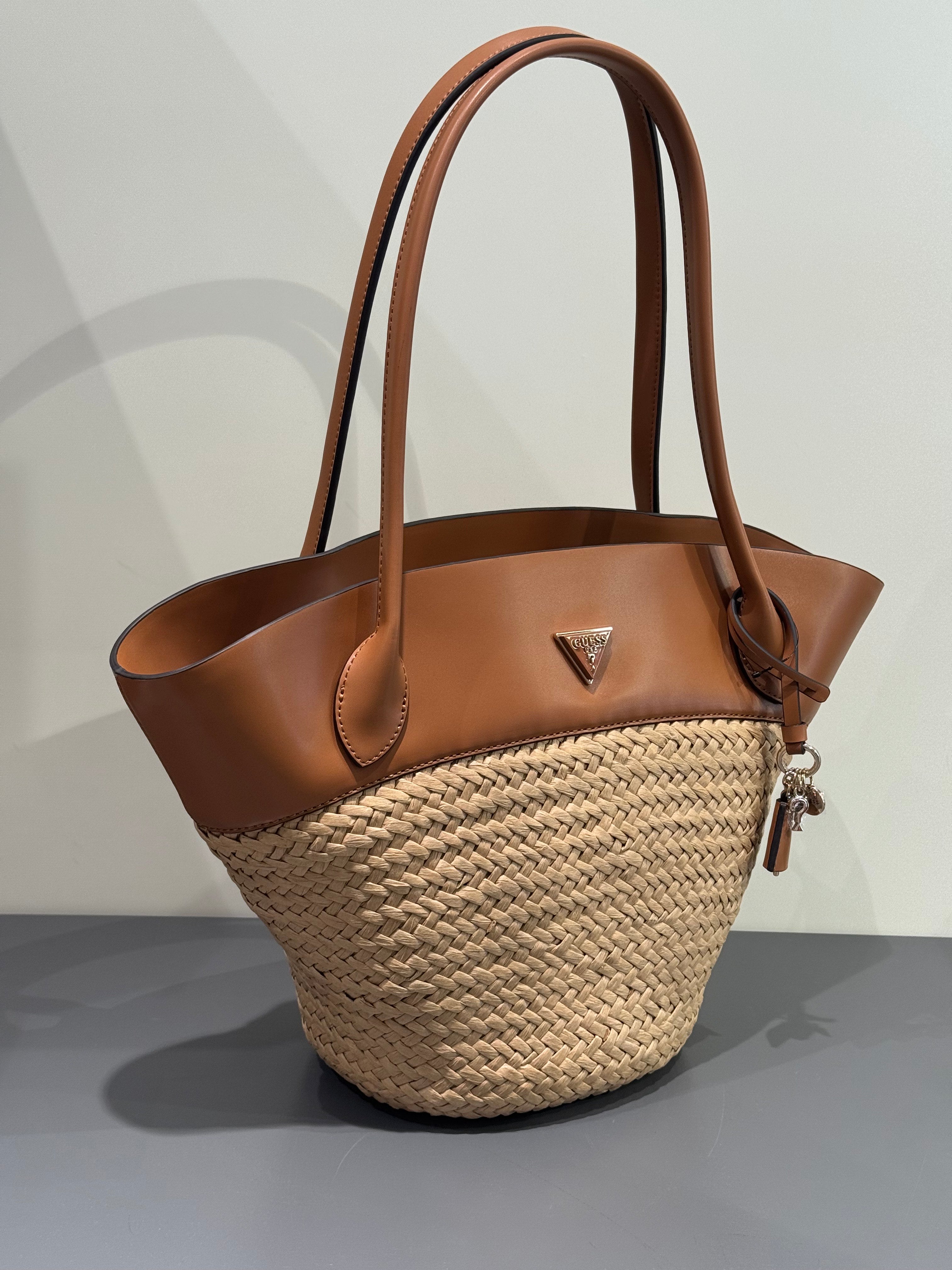 Borsa a spalla in rafia GUESS