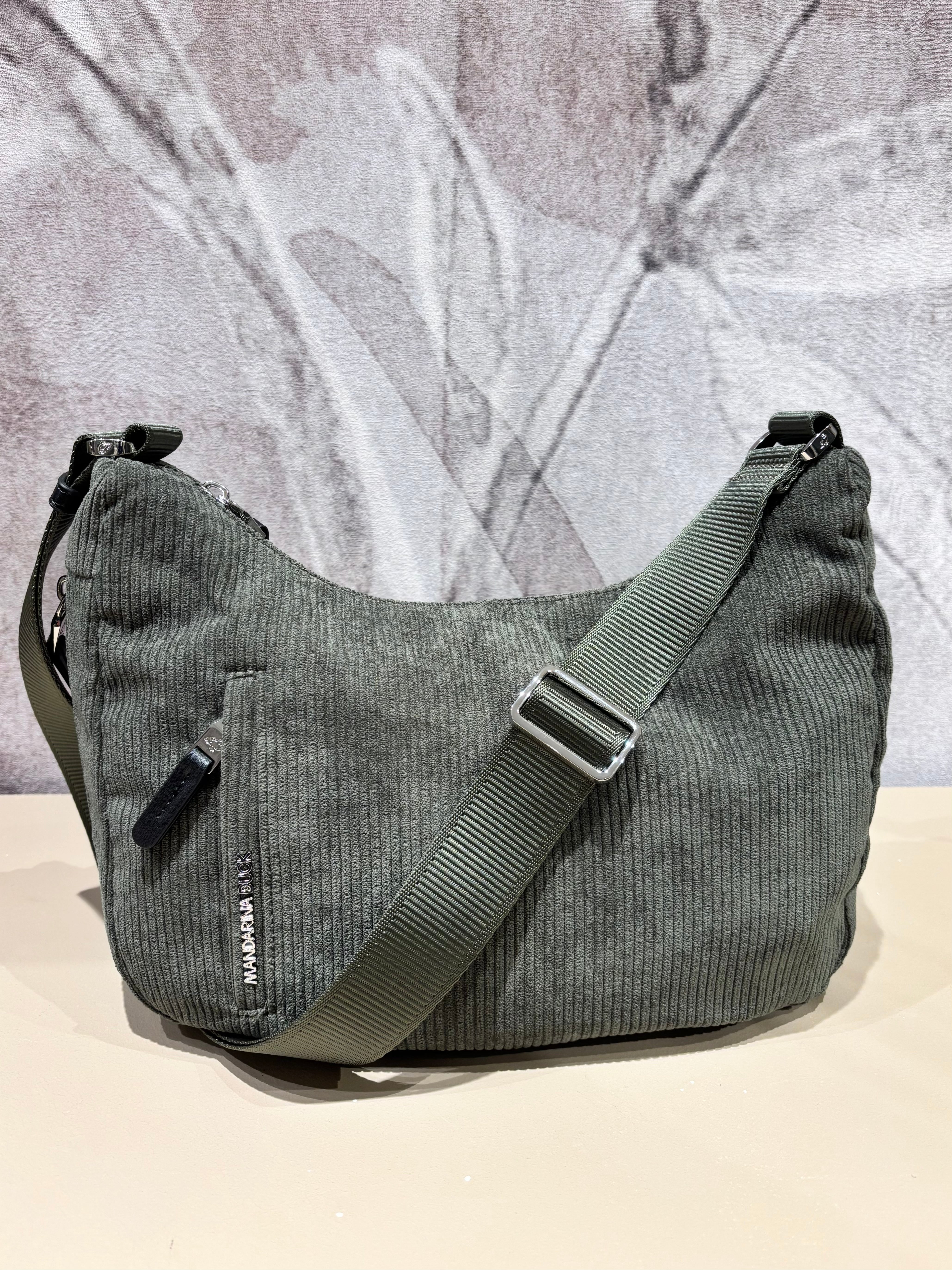 Borsa a tracolla espandibile "Hunter Velvet"  MANDARINA DUCK