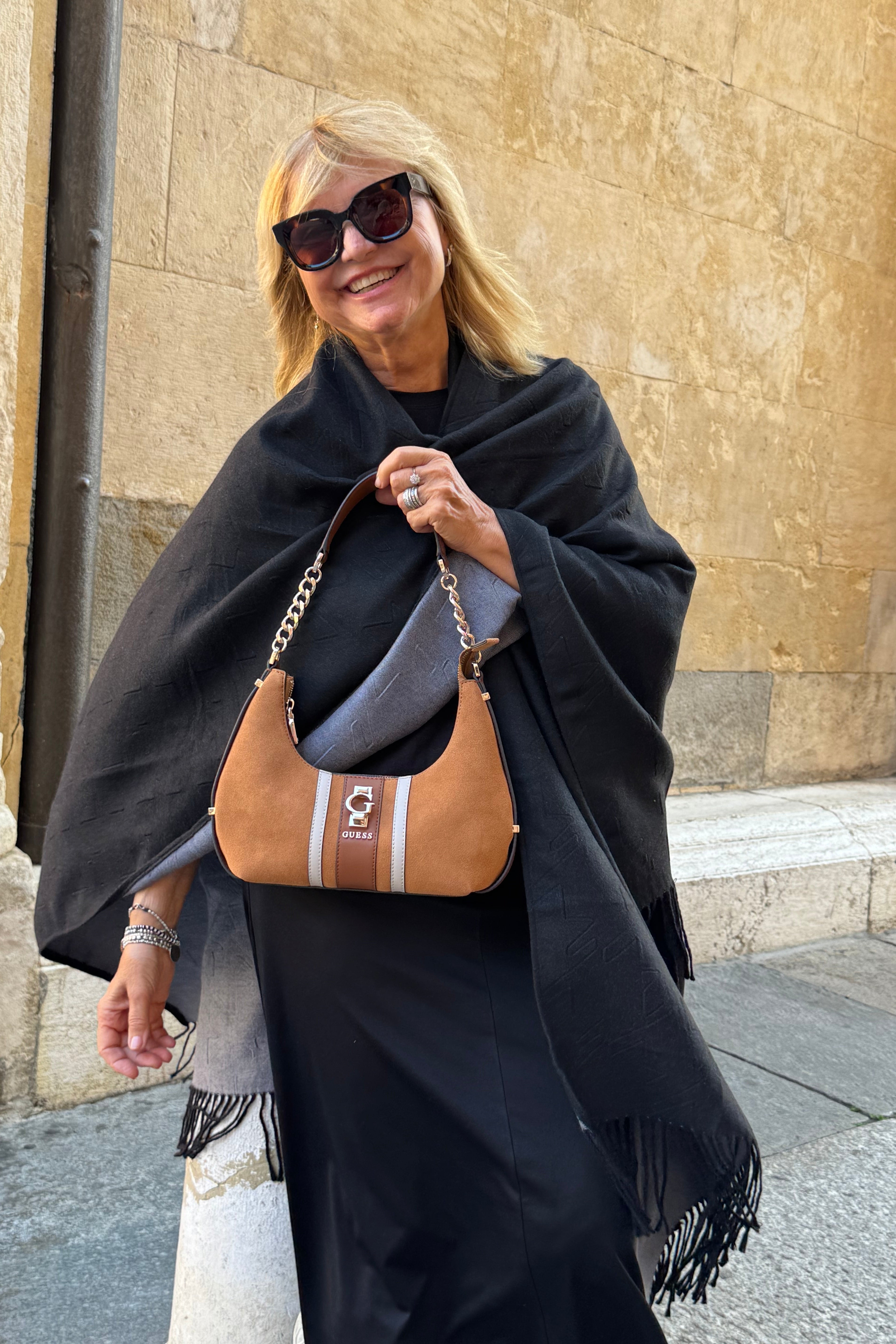Borsa piccola a spalla in pelle GUESS